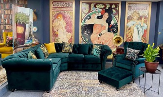 How to create a maximalist living room